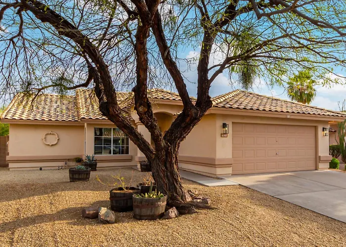 Sunny Serenity: Mesa Masterpiece