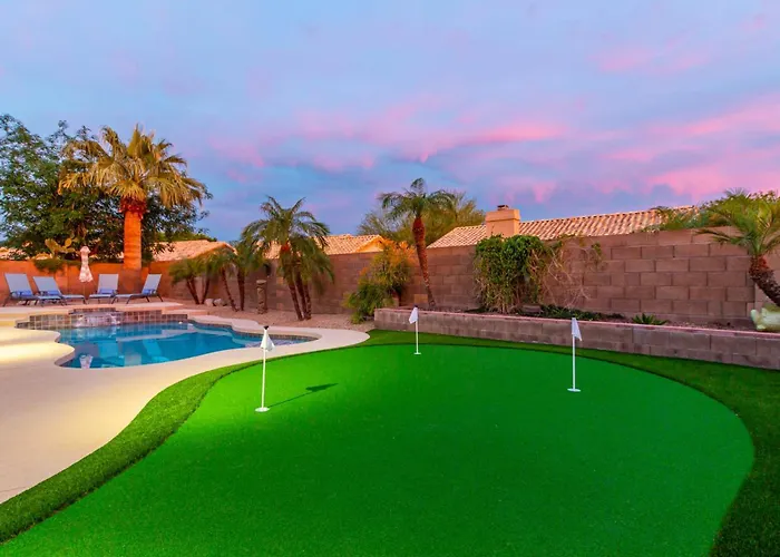 Sunny Serenity: Mesa Masterpiece Holiday home