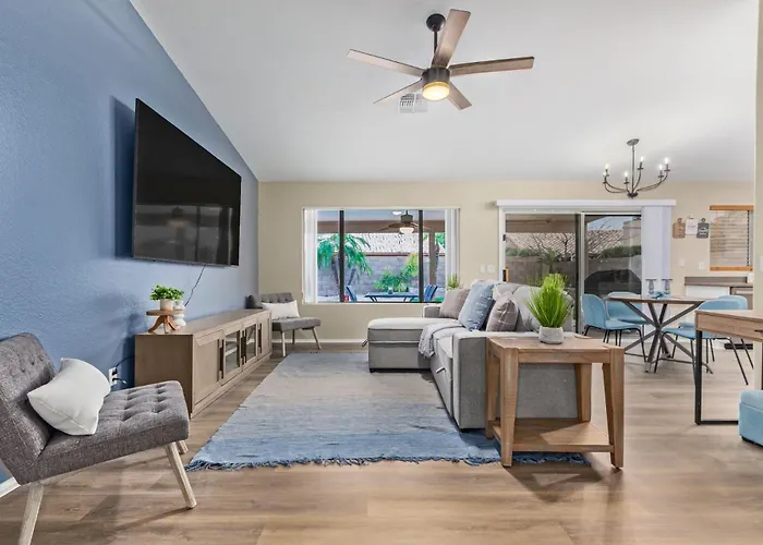 Sunny Serenity: Mesa Masterpiece