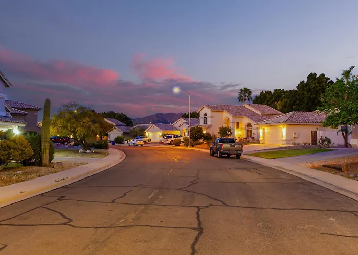 Sunny Serenity: Mesa Masterpiece Holiday home