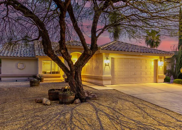 Sunny Serenity: Mesa Masterpiece Holiday home