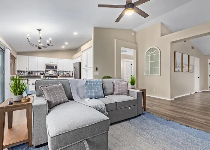 Sunny Serenity: Mesa Masterpiece *