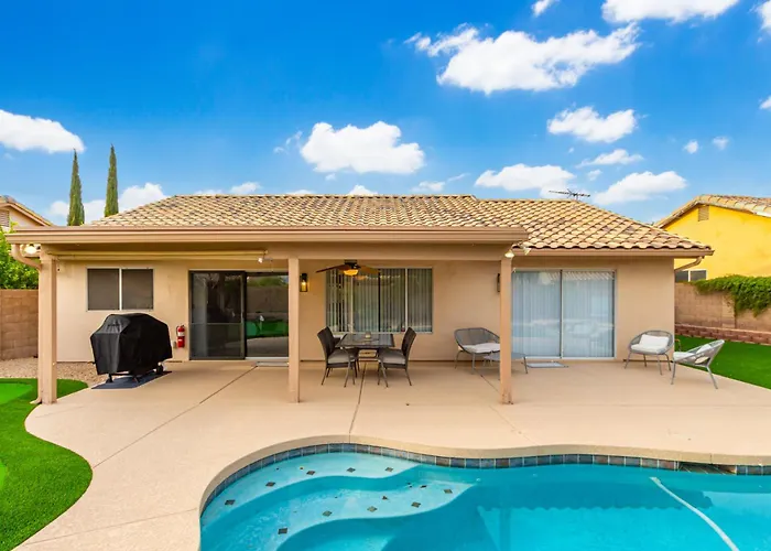 Sunny Serenity: Mesa Masterpiece