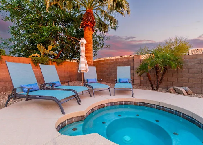 Sunny Serenity: Mesa Masterpiece Holiday home
