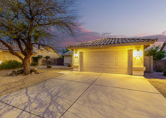 Sunny Serenity: Mesa Masterpiece Holiday home